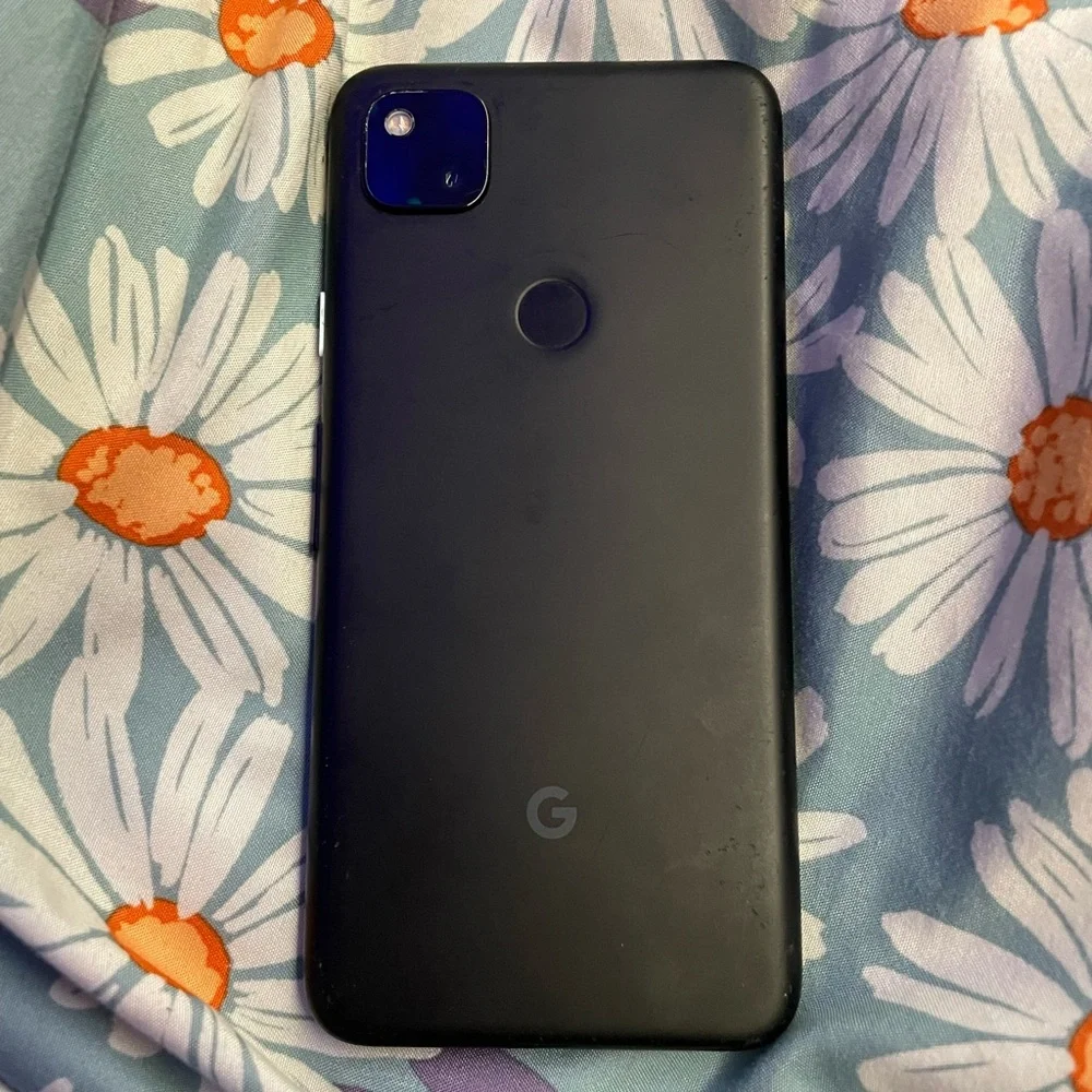 pixel 4a +phone case and charger